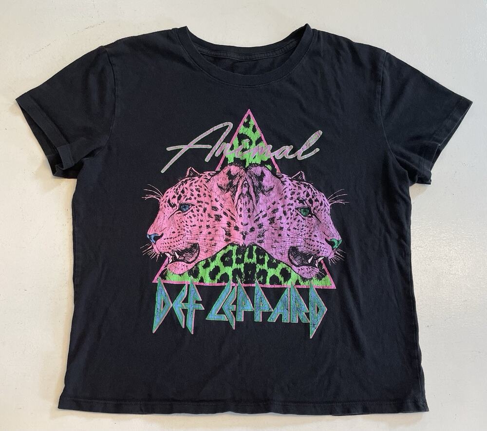 Def Leppard T-Shirt Womens XS SMALL Black Animal Graphic Band Rock Short Sleeve